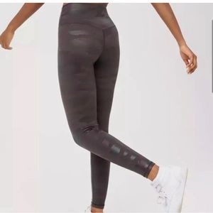 Aerie Offline Real Me 7/8 Camo Hi-Rise Leggings / MEDIUM